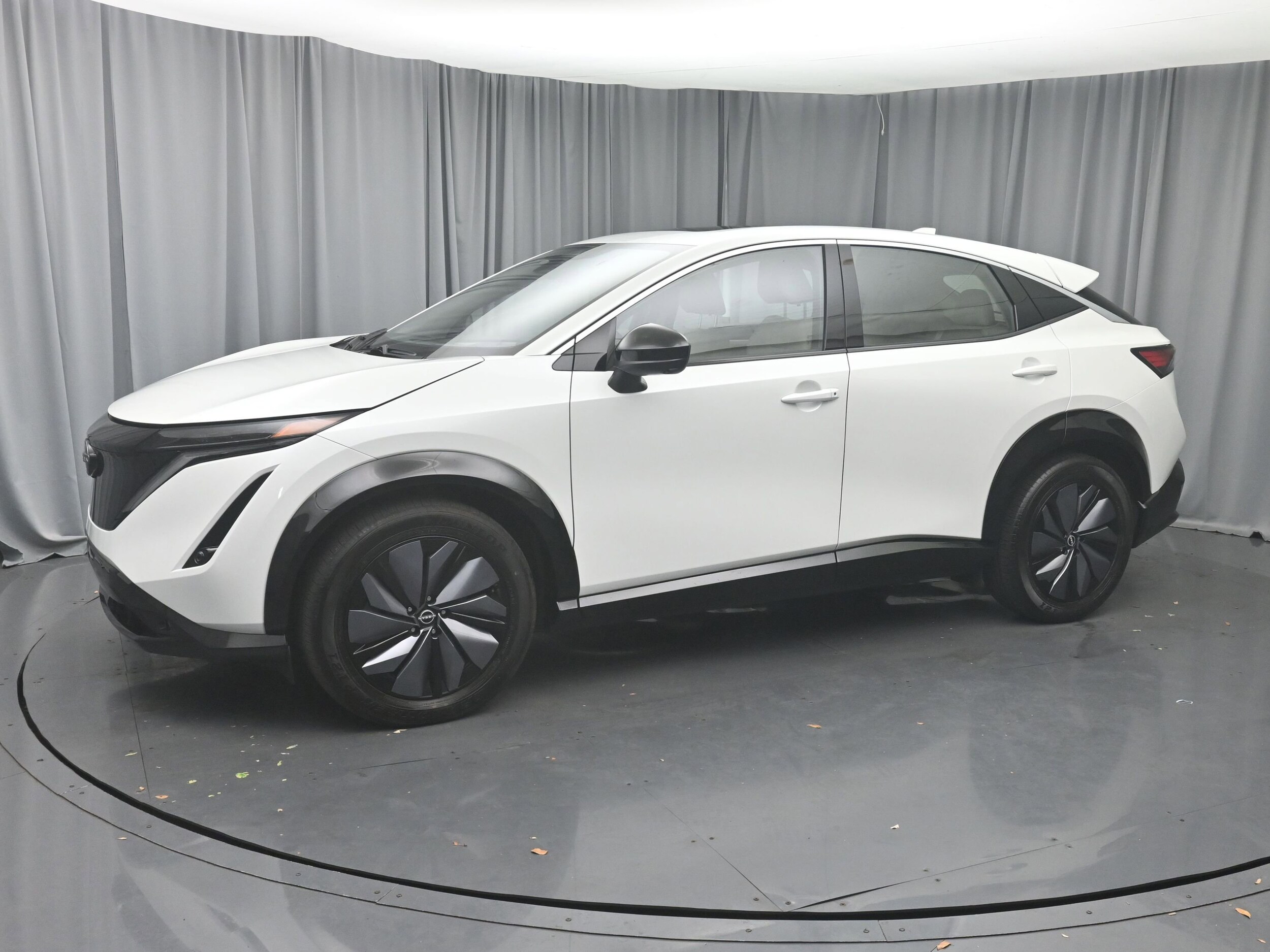 2023 Nissan ARIYA Evolve+ photo 2