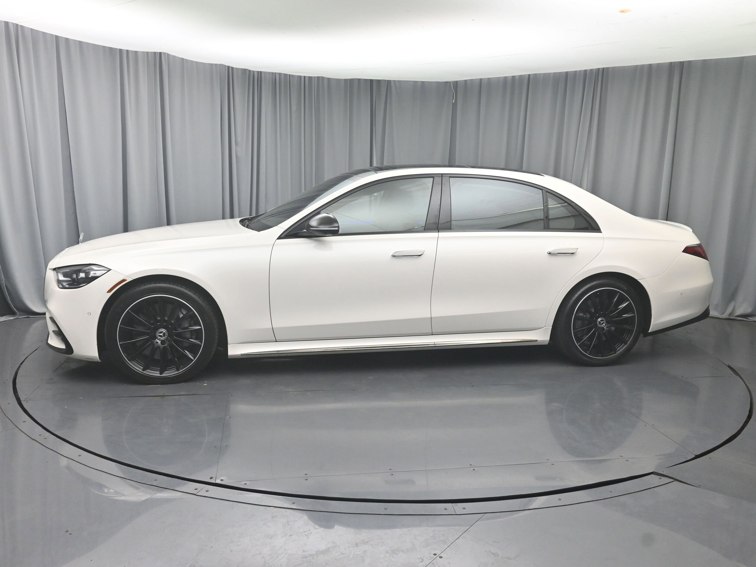 2023 Mercedes Benz S 450 500 photo 3