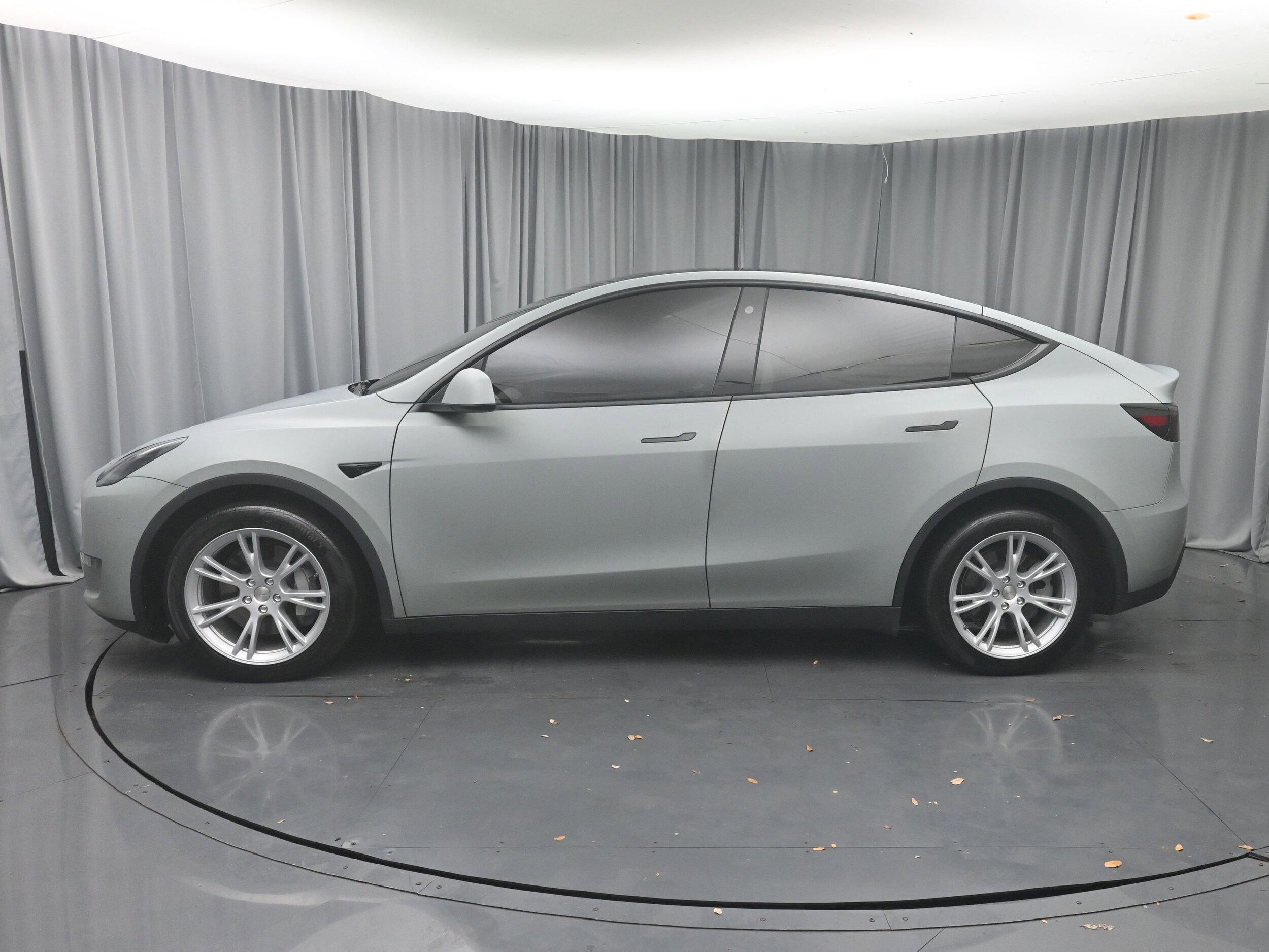 2022 Tesla Model Y Long Range photo 3