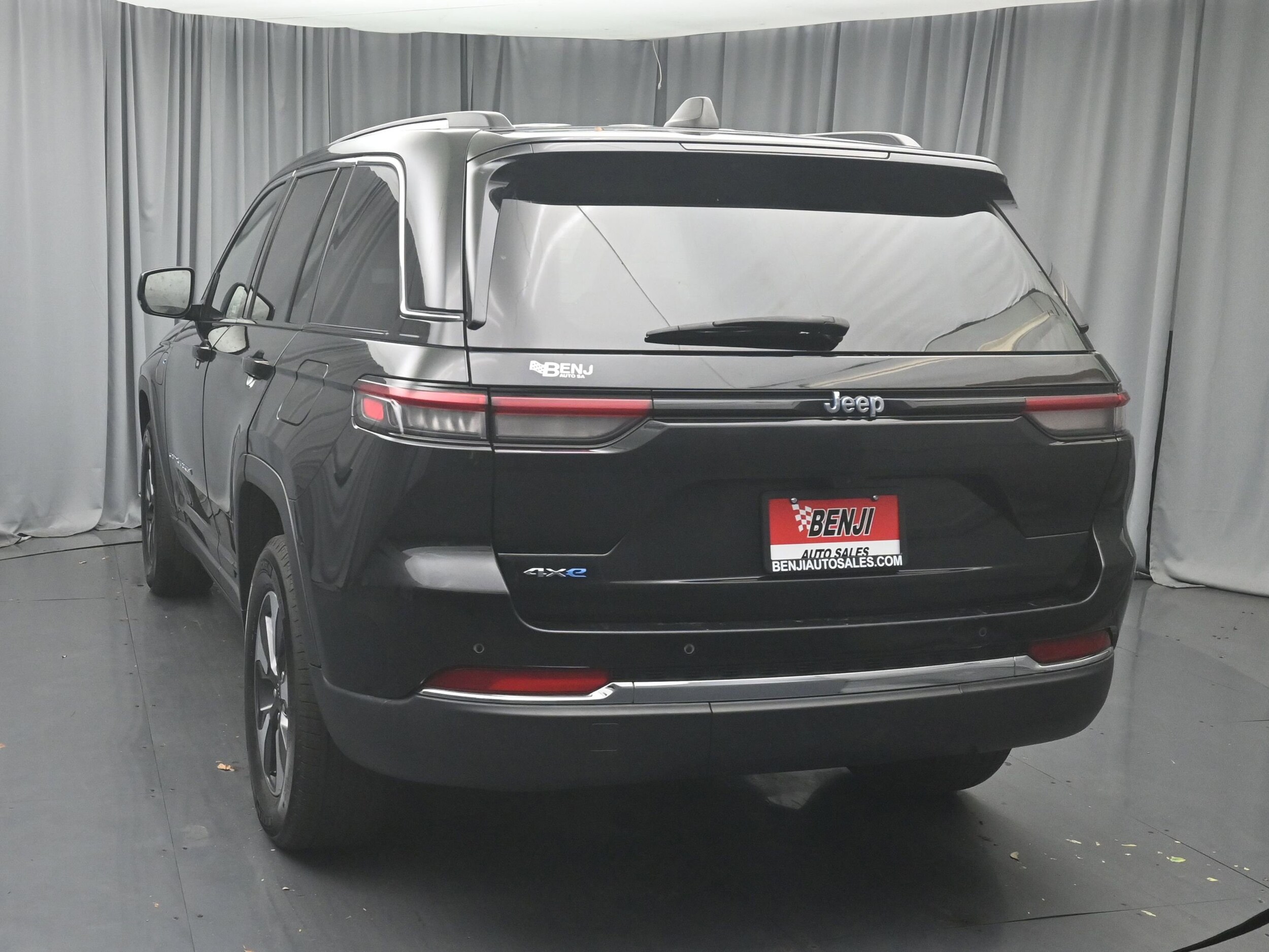 2023 Jeep Cherokee 4xe photo 4