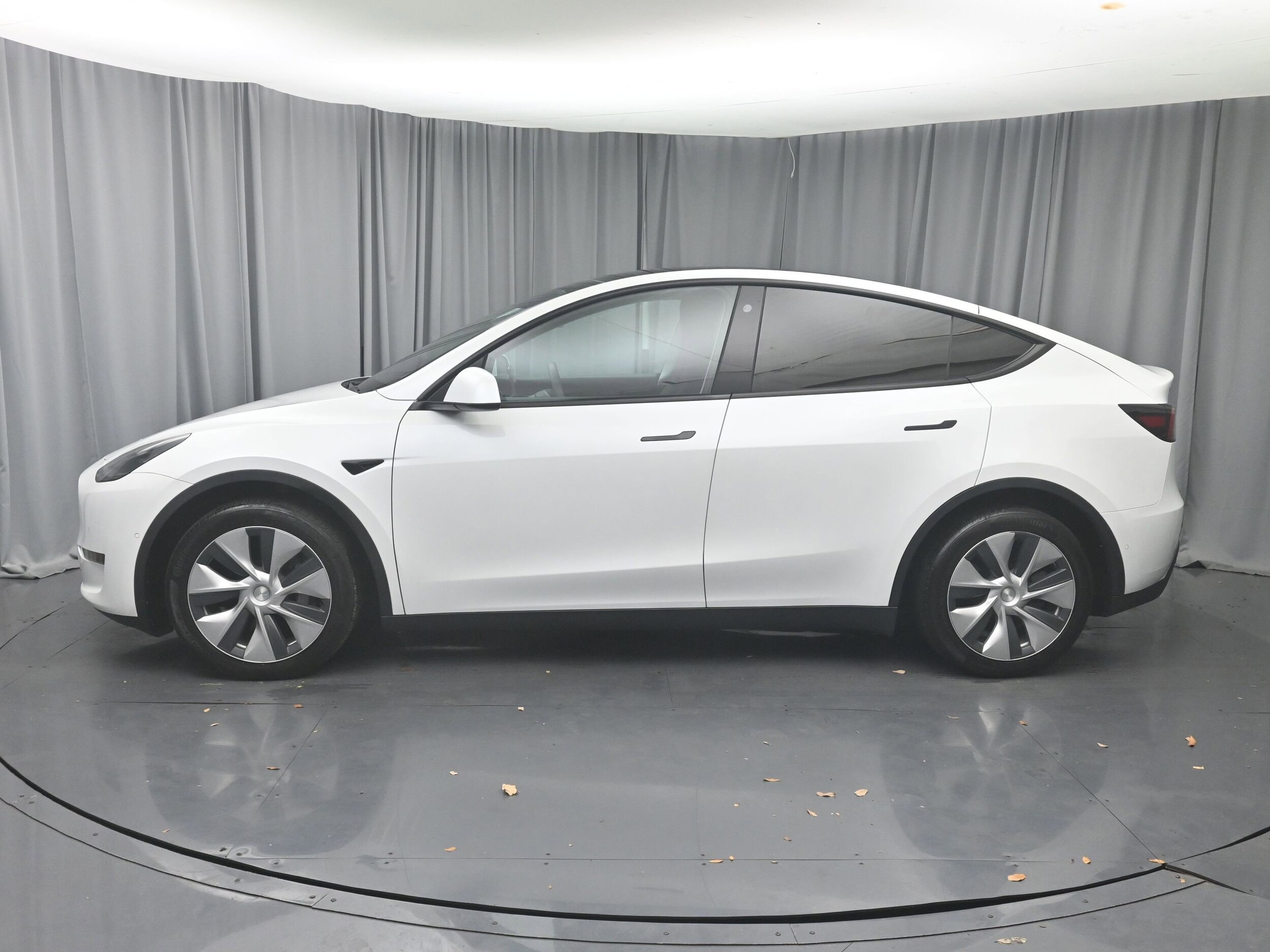 2022 Tesla Model Y Long Range photo 3