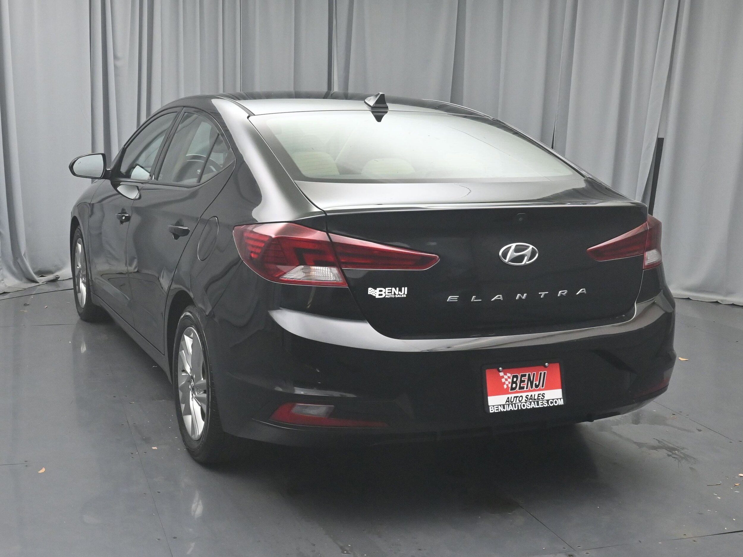 2020 Hyundai Elantra Value Edition photo 4