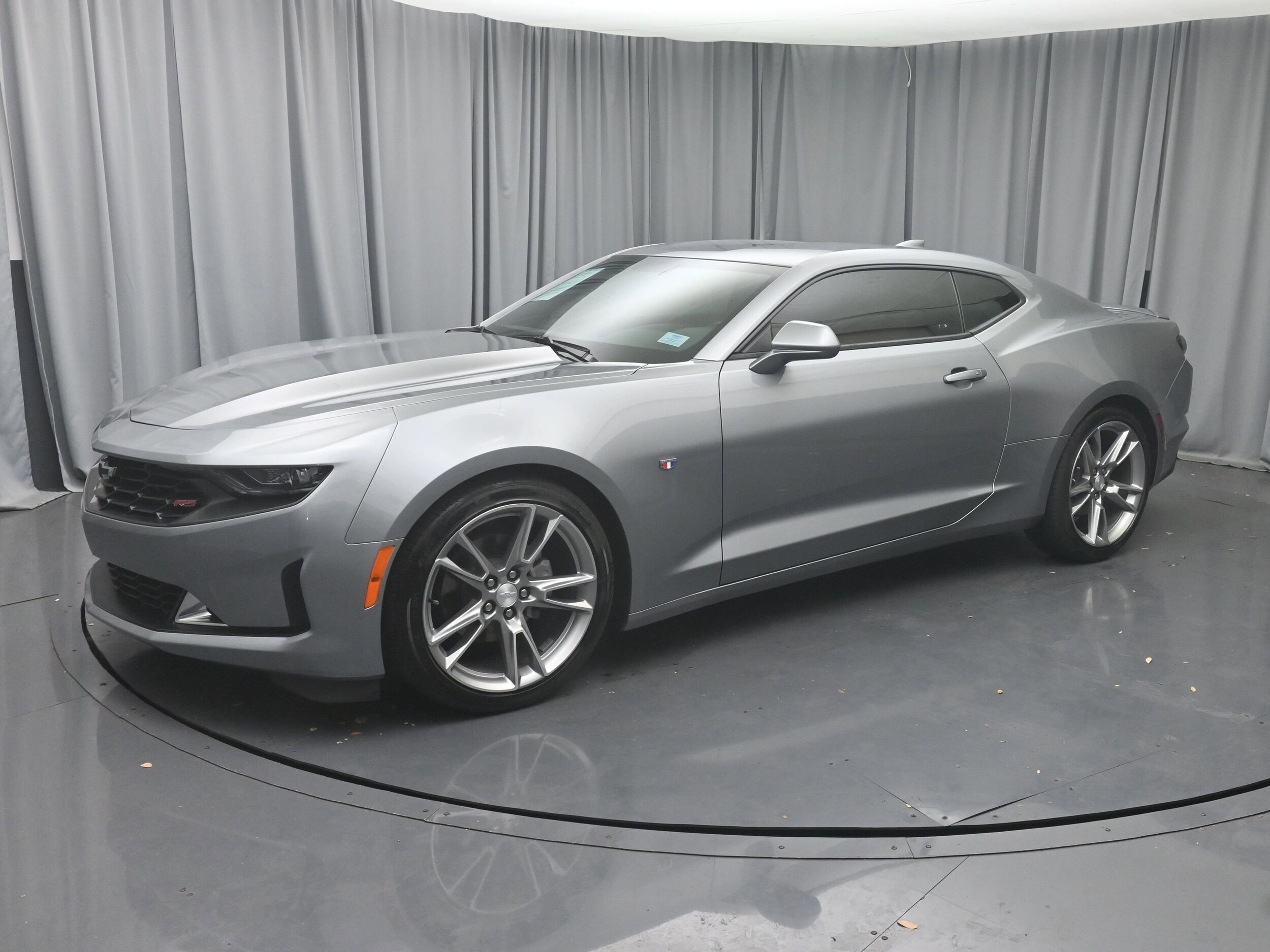 2024 Chevrolet Camaro 1LT photo 2