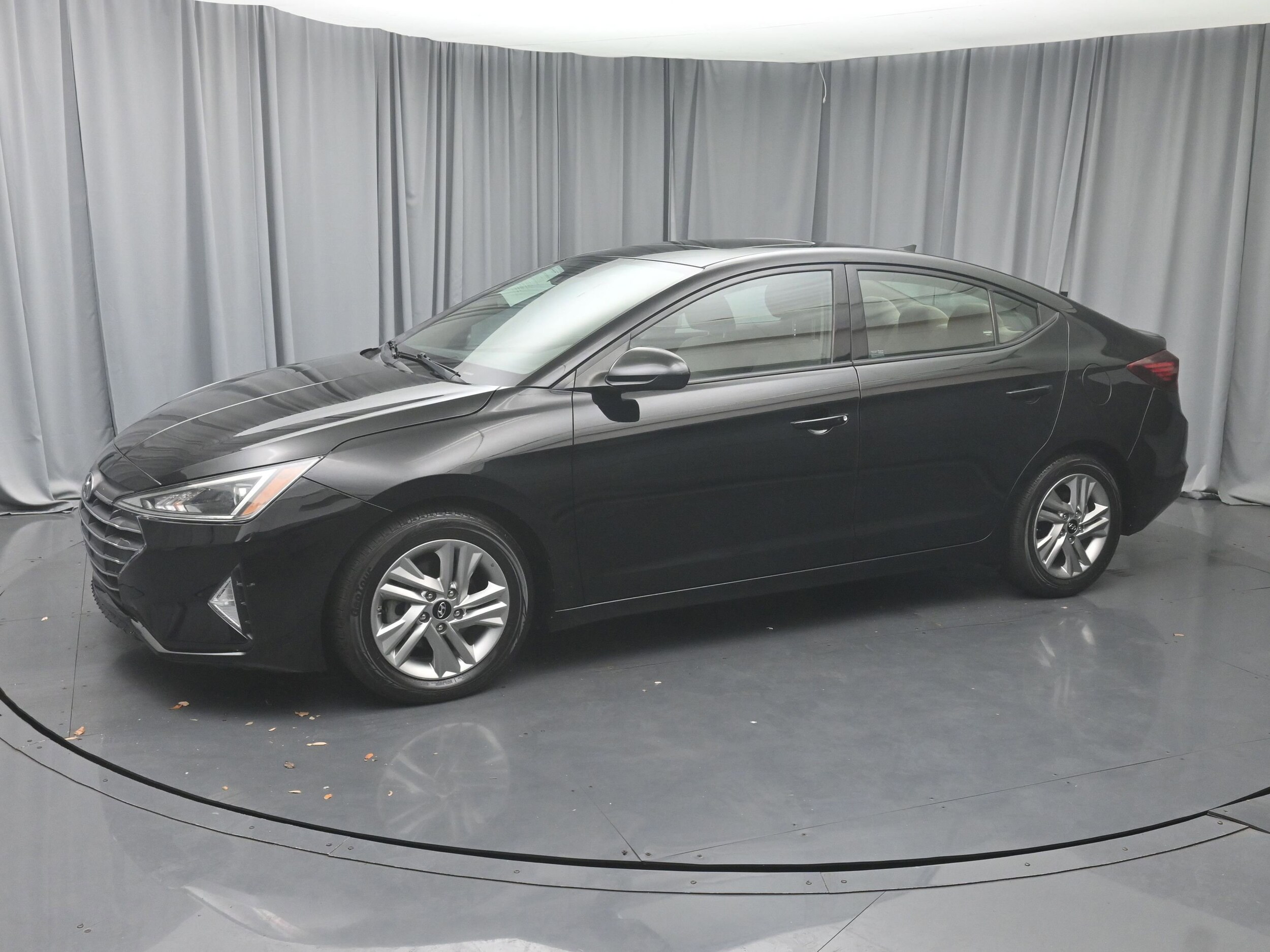 2020 Hyundai Elantra Value Edition photo 2