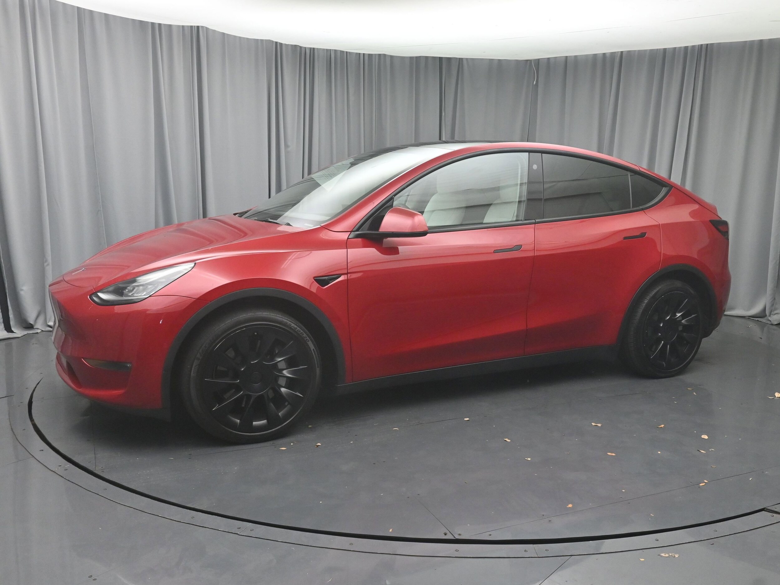 2021 Tesla Model Y Long Range photo 2