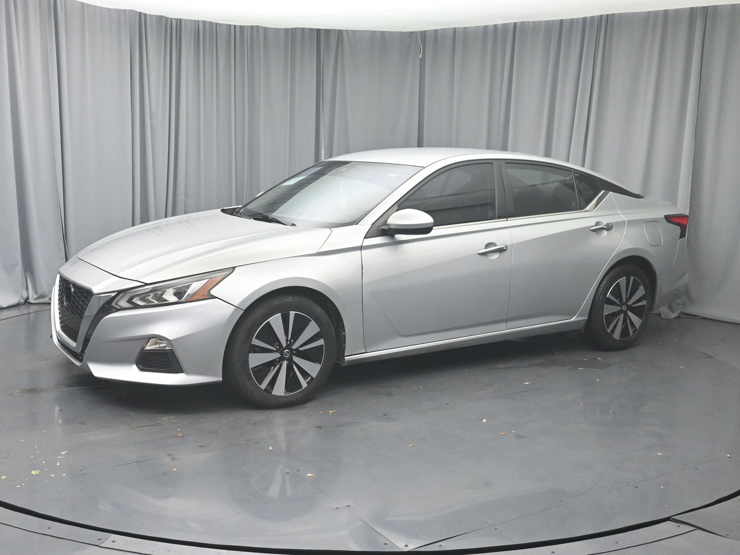 2021 Nissan Altima 2.5 SV photo 2