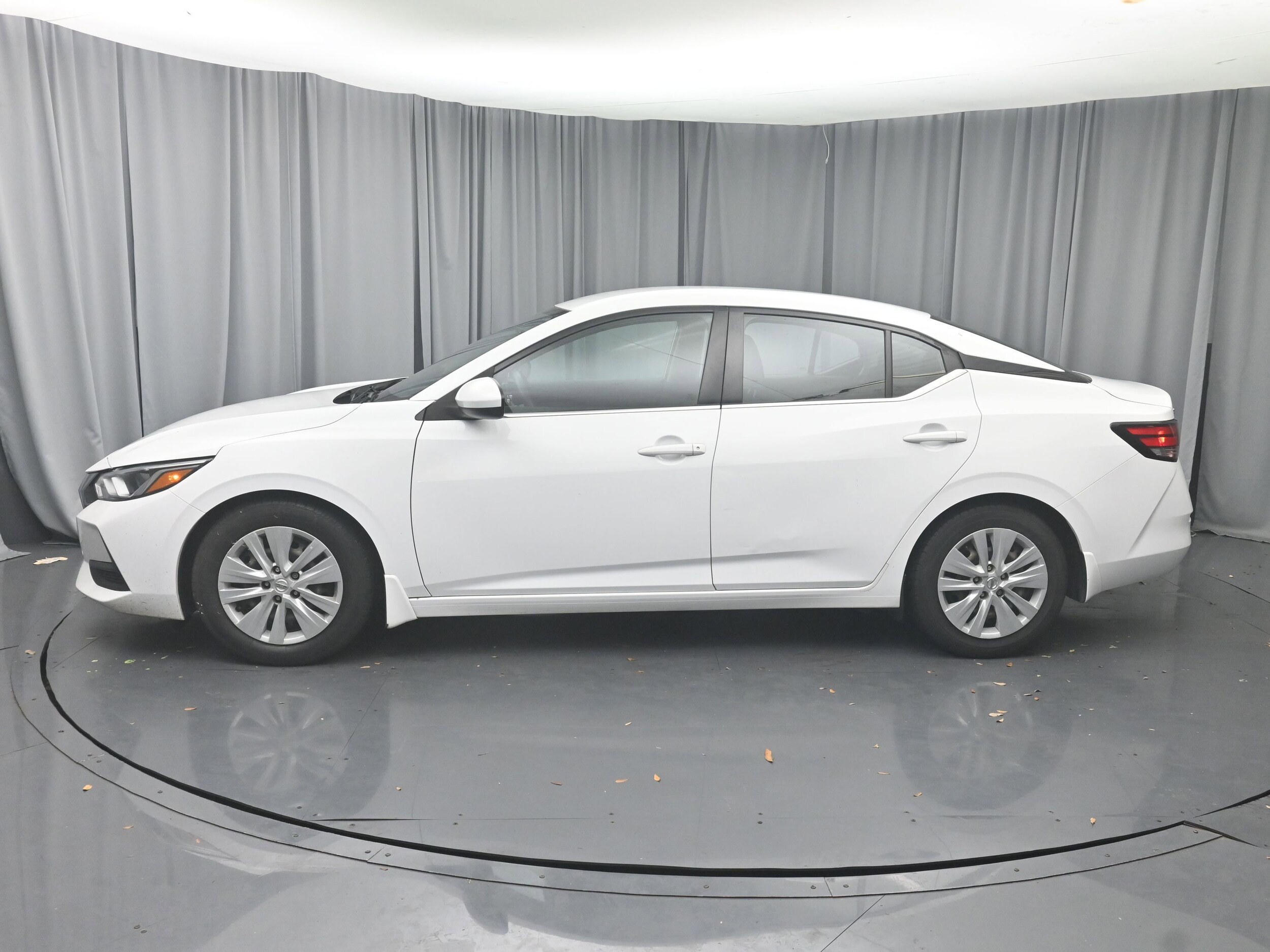 2021 Nissan Sentra S photo 2