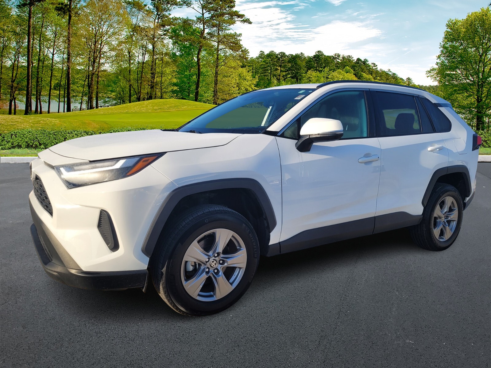 Used 2024 Toyota RAV4 XLE with VIN 2T3W1RFV4RW308599 for sale in Kingsland, GA