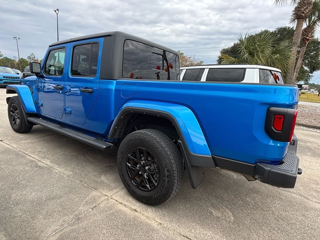 Used 2022 Jeep Gladiator Sport Truck Crew Cab