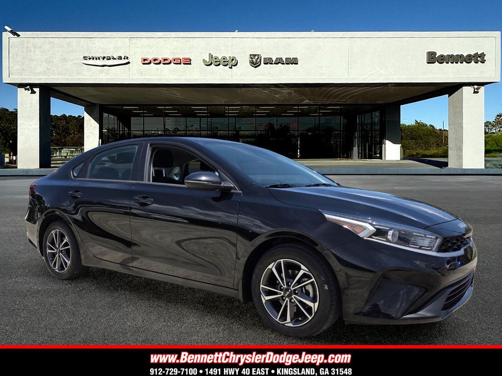 2023 Kia Forte LXS AT's photo