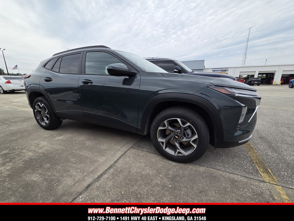 2025 Chevrolet Trax LT's photo