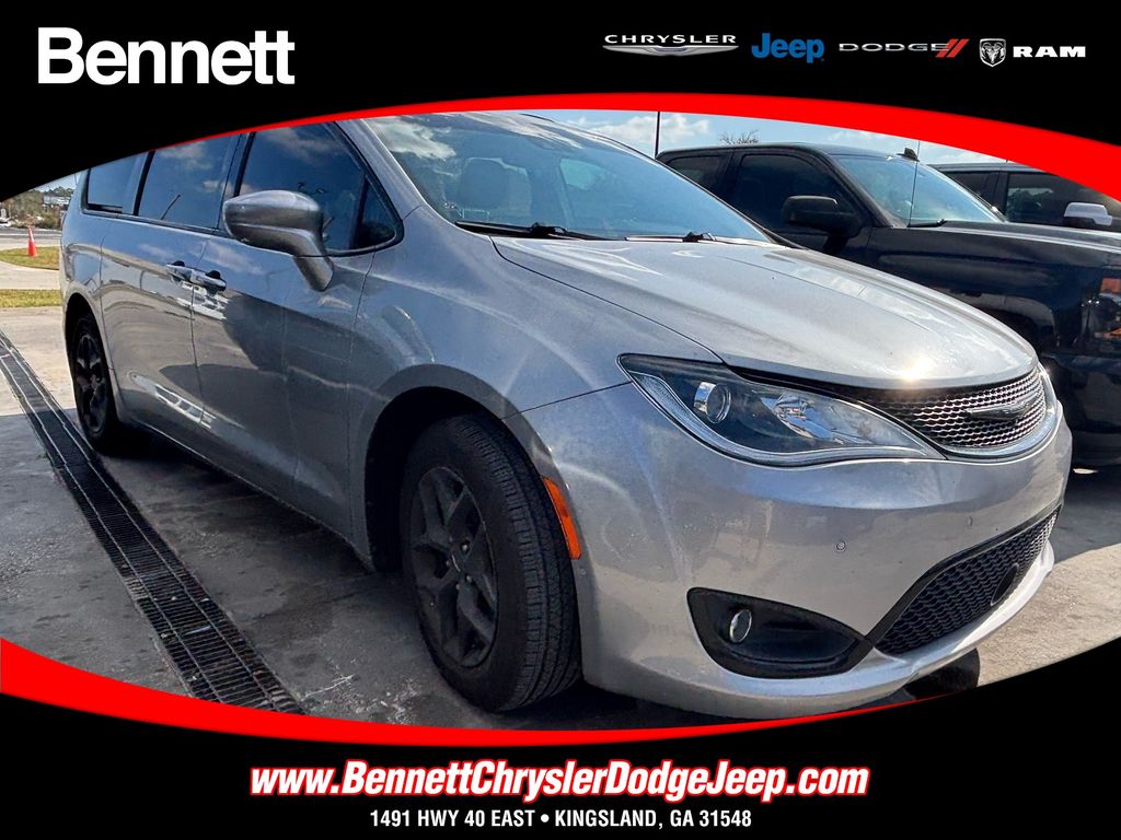 2020 Chrysler Pacifica Touring L Plus's photo