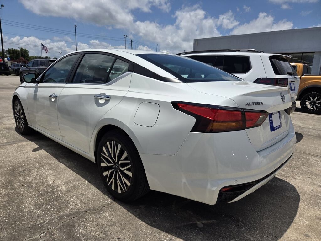 Used 2024 Nissan Altima 2.5 SV Sedan