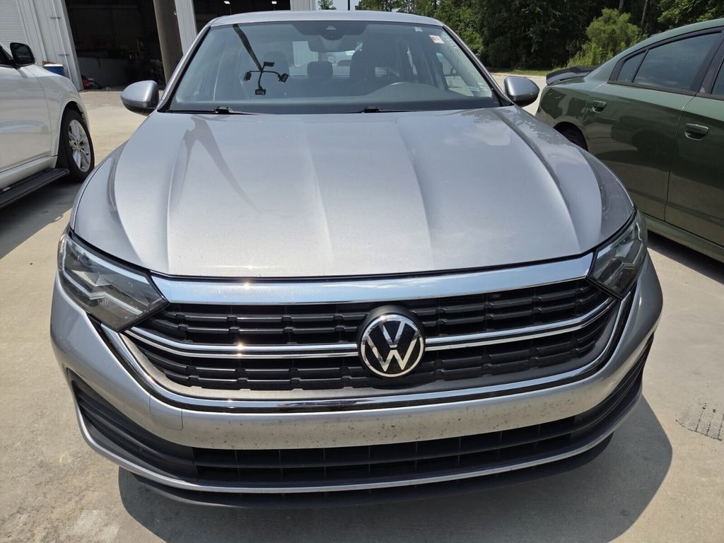 Used 2024 Volkswagen Jetta 1.5T SE Sedan