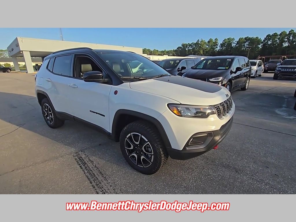 2025 Jeep Compass Trailhawk - Photo 42