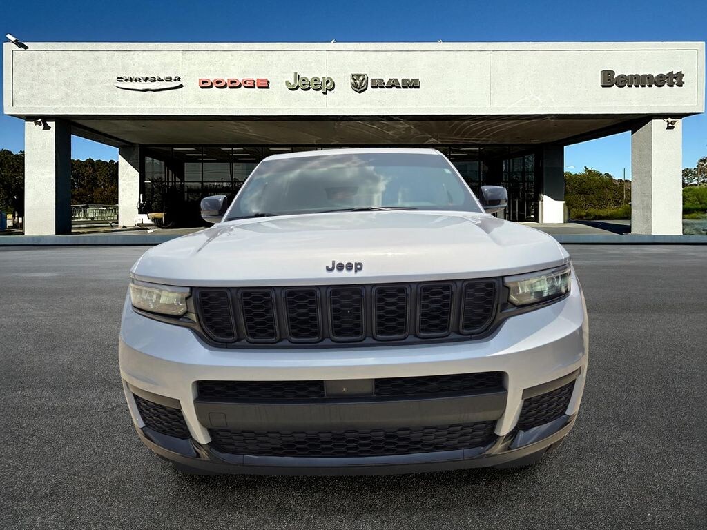 Used 2025 Jeep Grand Cherokee L Laredo SUV