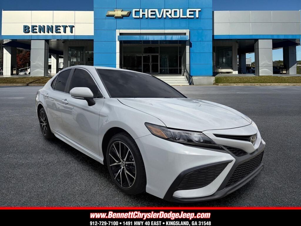 Used 2024 Toyota Camry SE Sedan