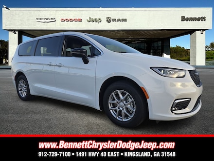 2026 Chrysler Pacifica SELECT Passenger Van