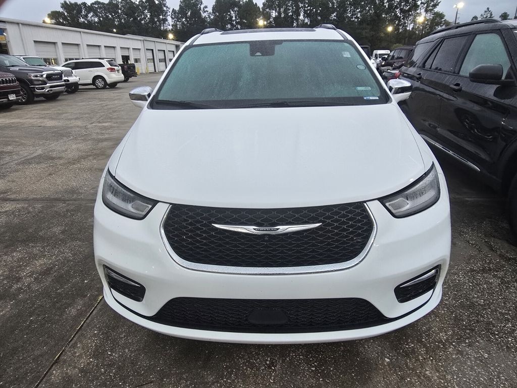 Used 2022 Chrysler Pacifica Limited Van Passenger Van