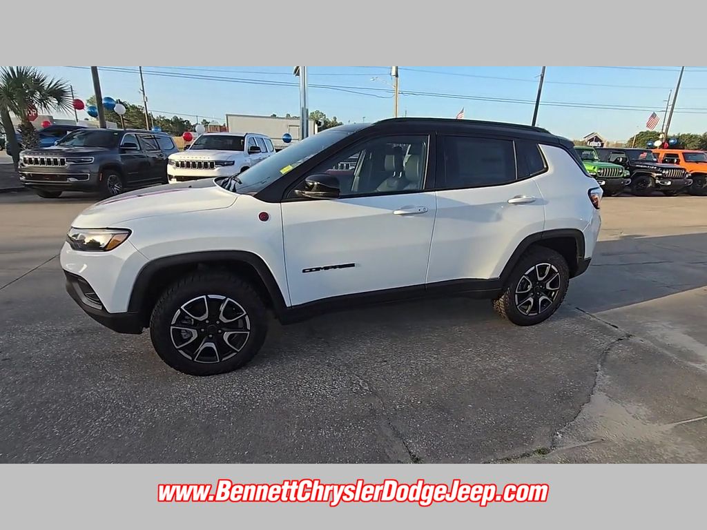 2025 Jeep Compass Trailhawk - Photo 24