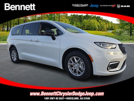 2026 Chrysler Pacifica SELECT Passenger Van