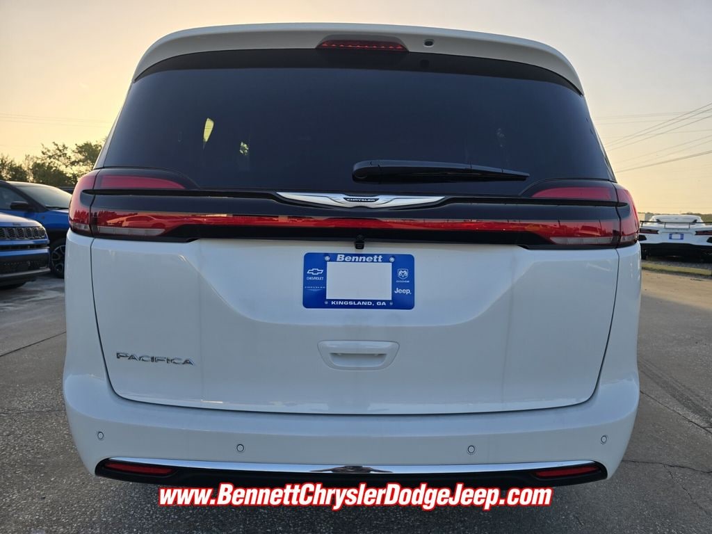 New 2026 Chrysler Pacifica SELECT Passenger Van