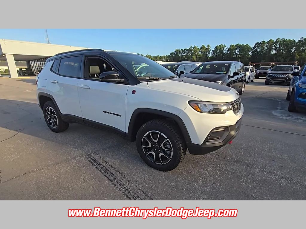 2025 Jeep Compass Trailhawk - Photo 17
