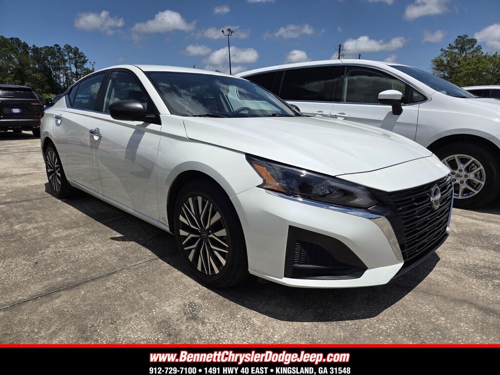 Used 2024 Nissan Altima 2.5 SV Sedan