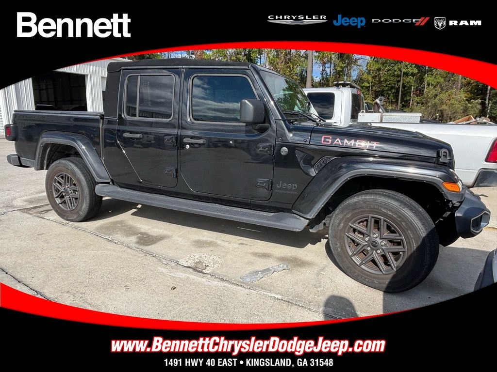 Used 2024 Jeep Gladiator Sport Truck Crew Cab