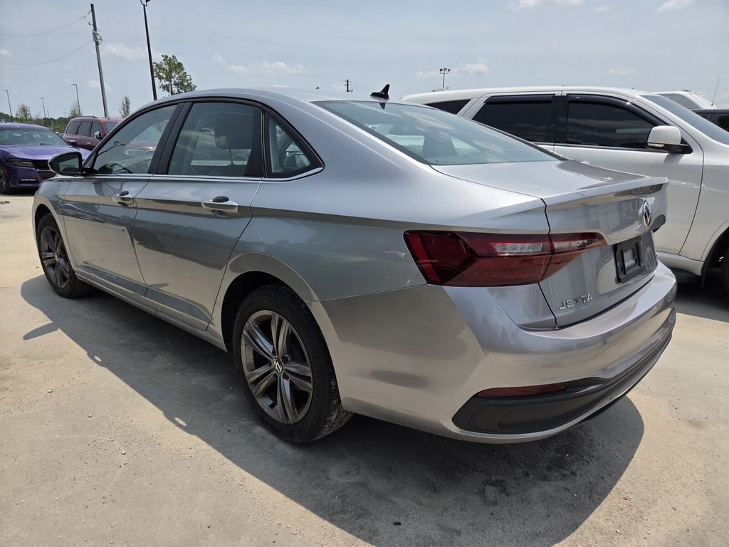 Used 2024 Volkswagen Jetta 1.5T SE Sedan