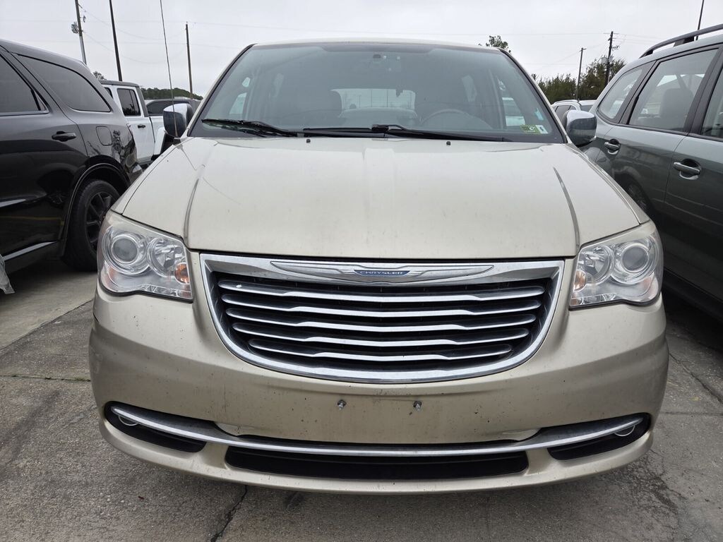 Used 2014 Chrysler Town & Country Limited Van