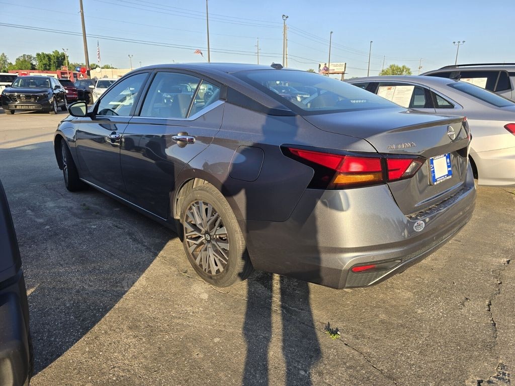 Used 2023 Nissan Altima 2.5 SV Sedan