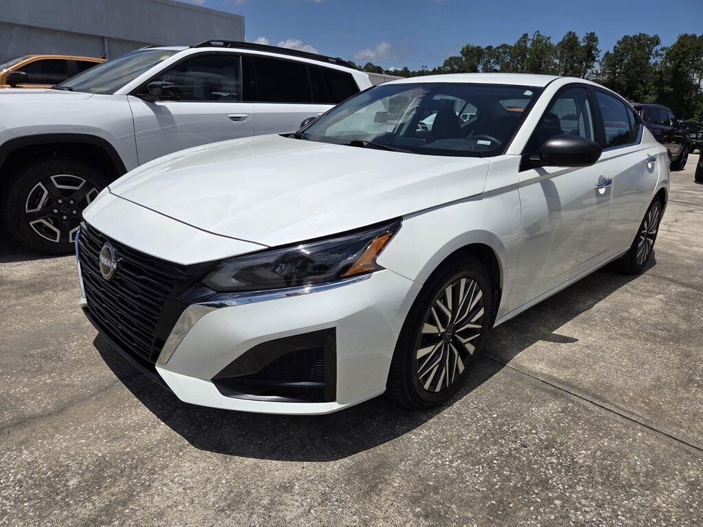 Used 2024 Nissan Altima 2.5 SV Sedan