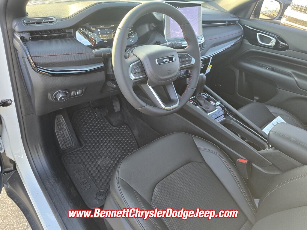 2025 Jeep Compass Trailhawk - Photo 8