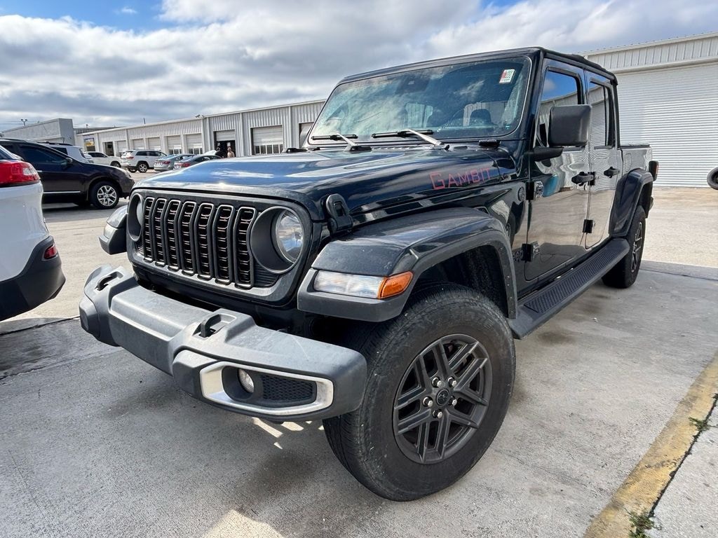 Used 2024 Jeep Gladiator Sport Truck Crew Cab