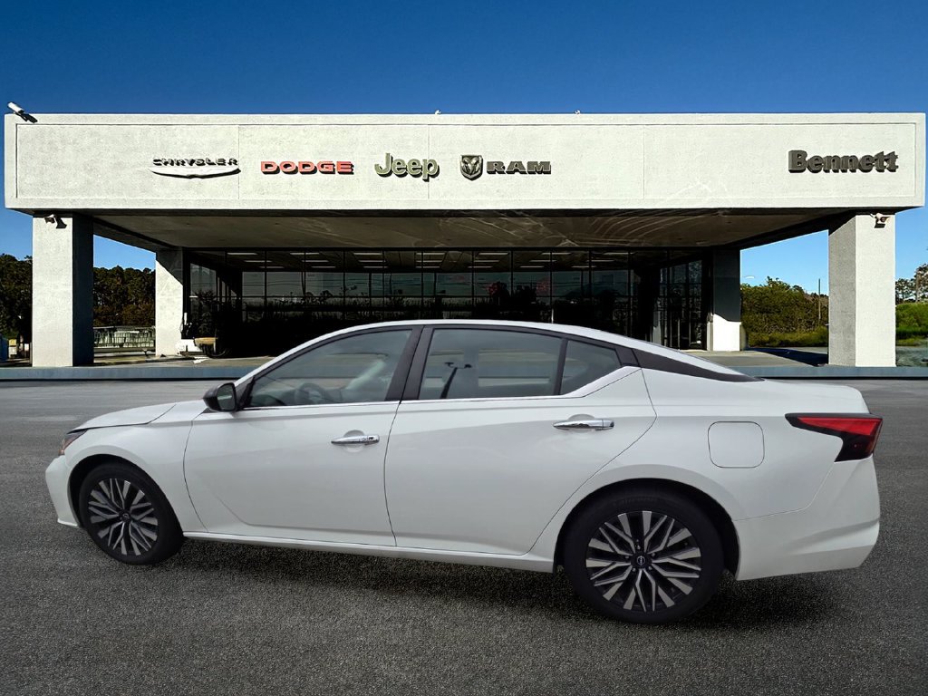 Used 2024 Nissan Altima 2.5 SV Sedan