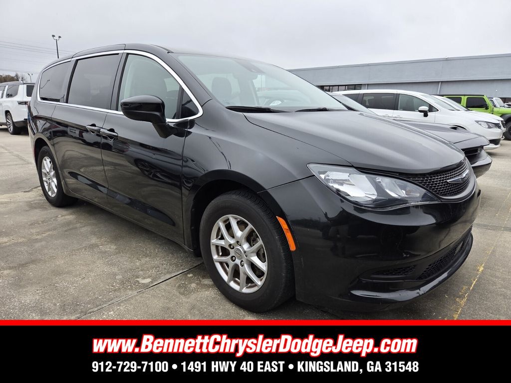 2023 Chrysler Voyager LX