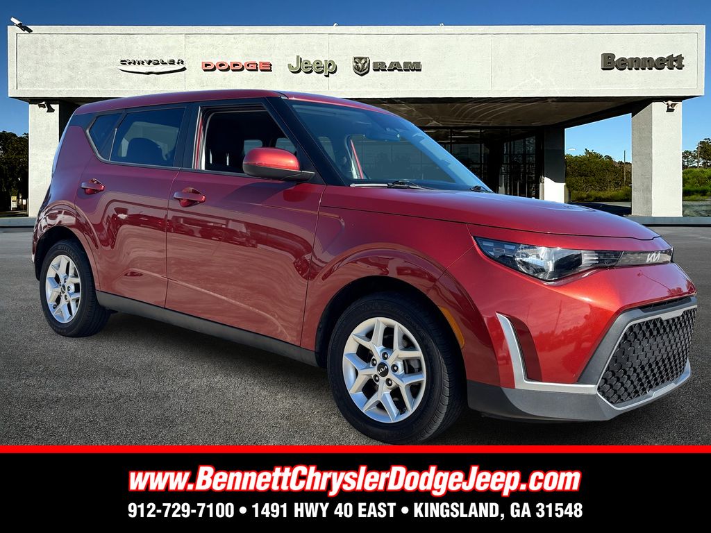 2024 Kia Soul LX's photo