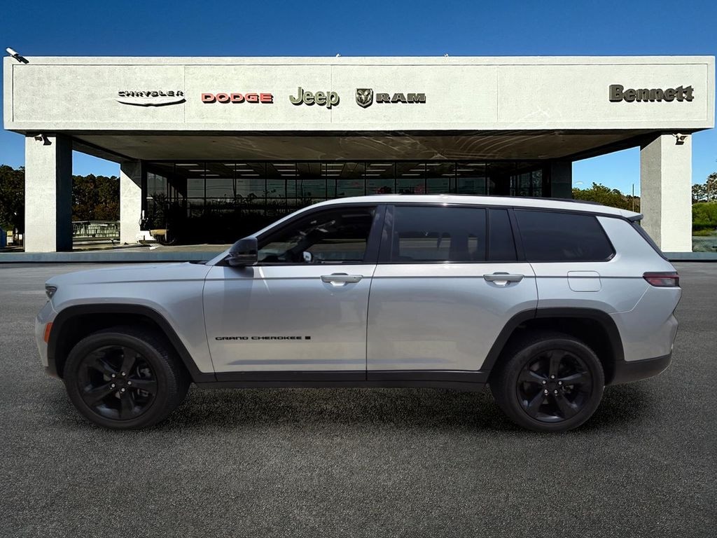 Used 2025 Jeep Grand Cherokee L Laredo SUV