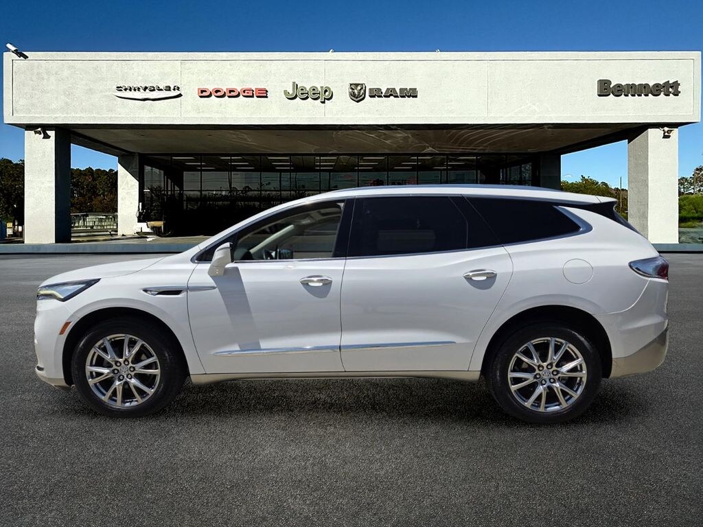 Used 2023 Buick Enclave Essence SUV