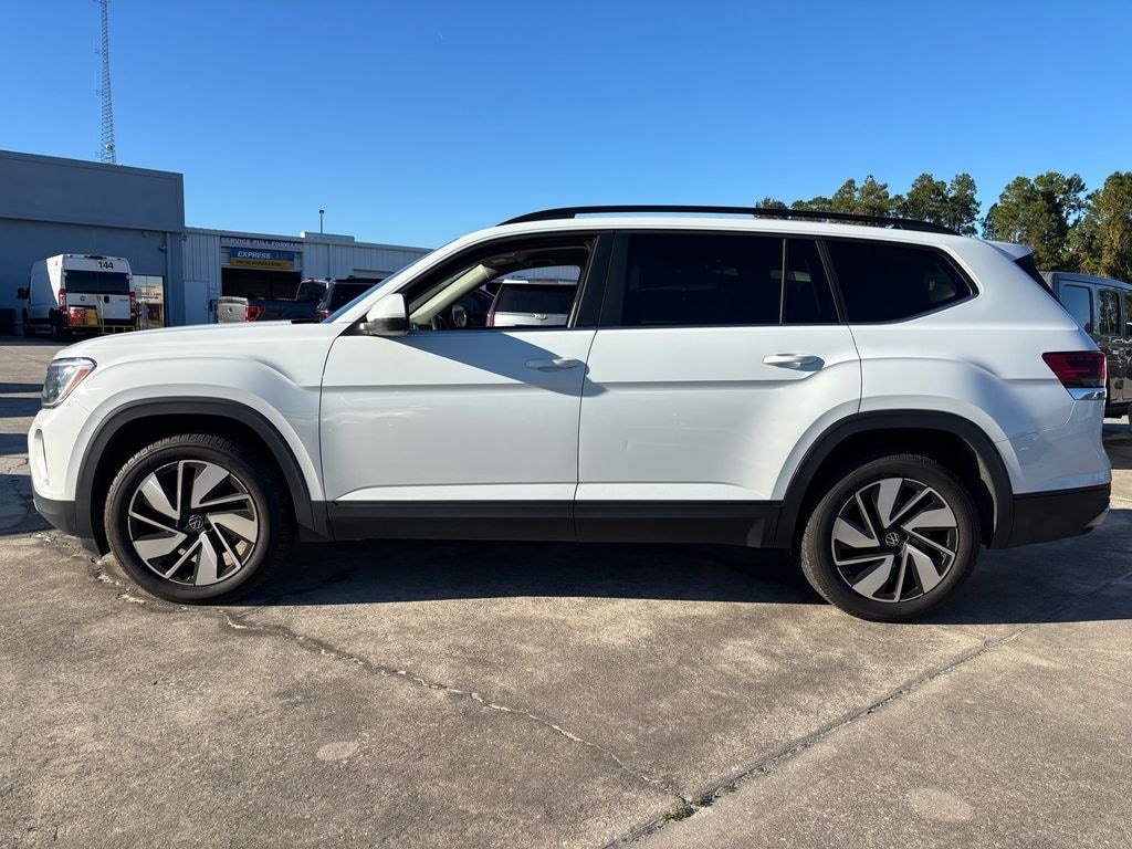 Used 2024 Volkswagen Atlas 2.0T SE w/Technology SUV
