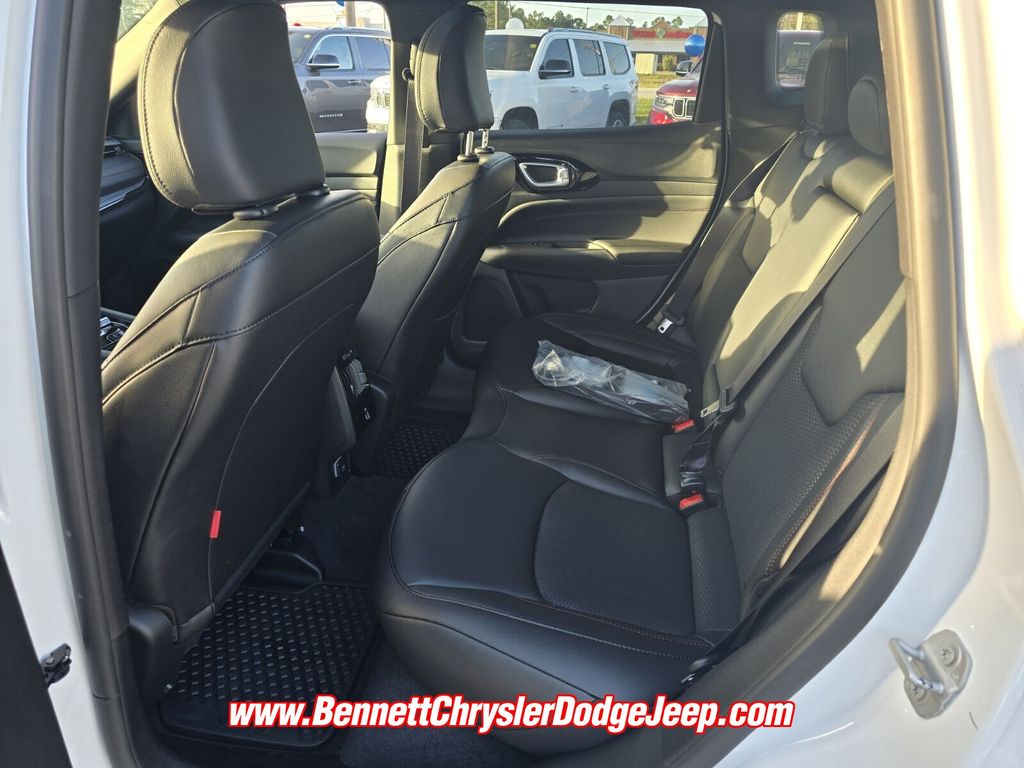 2025 Jeep Compass Trailhawk - Photo 7