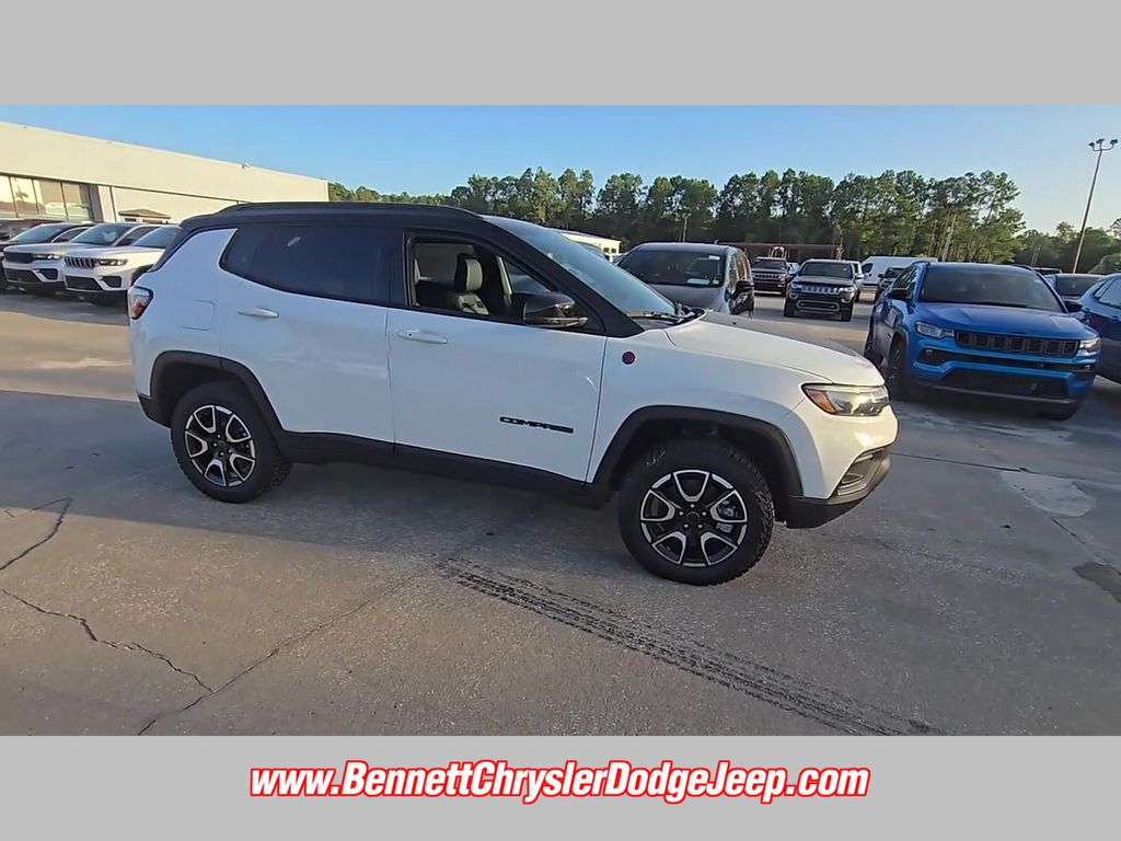 2025 Jeep Compass Trailhawk - Photo 38