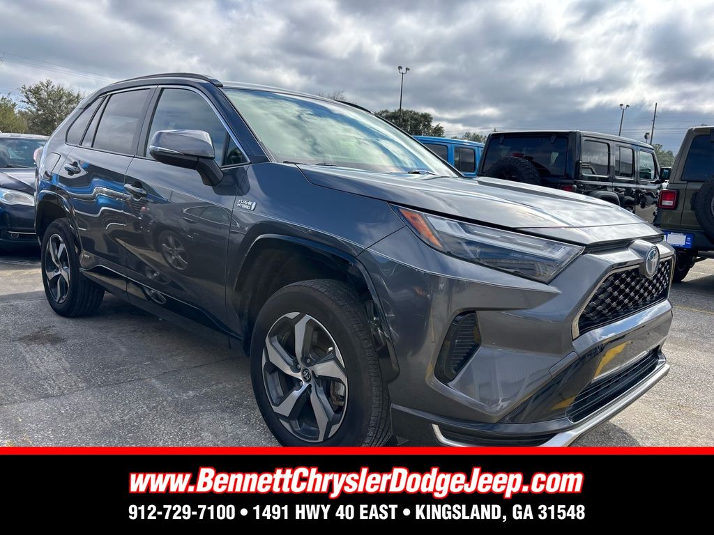 2022 Toyota RAV4 SE's photo