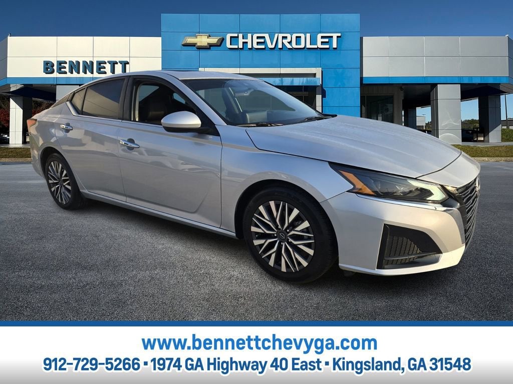 Used 2023 Nissan Altima 2.5 SV