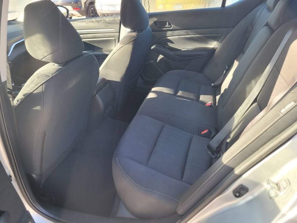 2023 Nissan Altima SV - Photo 7