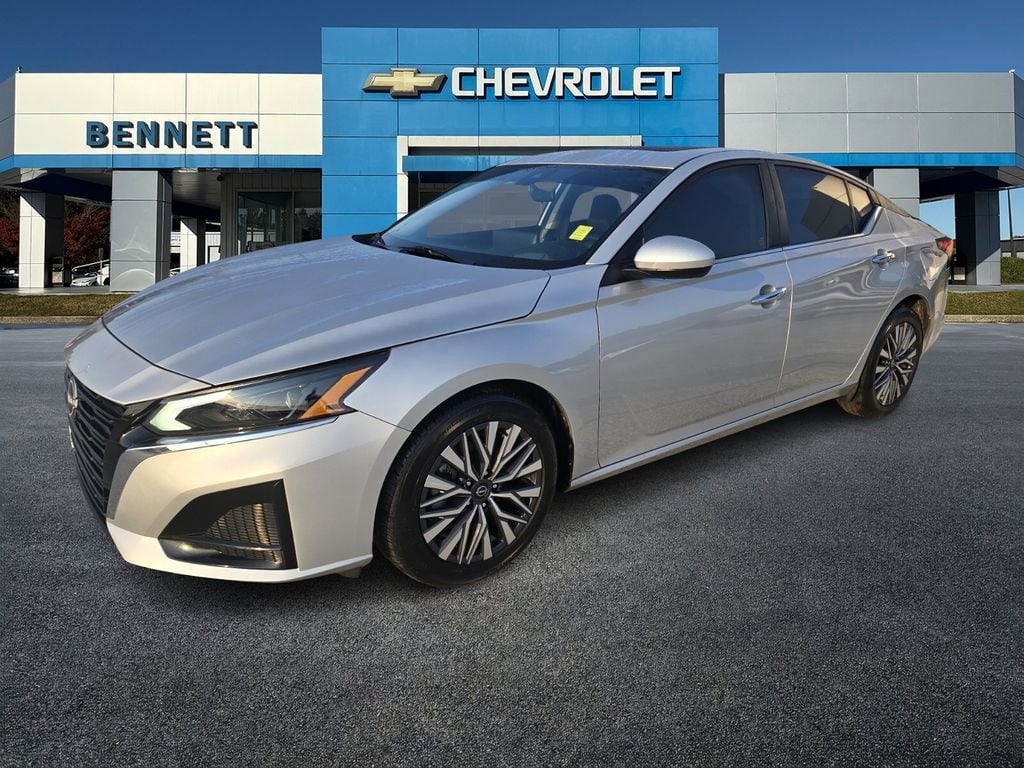 Used 2023 Nissan Altima 2.5 SV