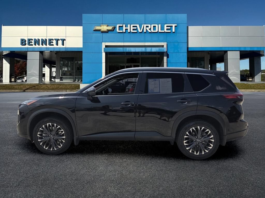 Used 2025 Nissan Rogue SL FWD SUV