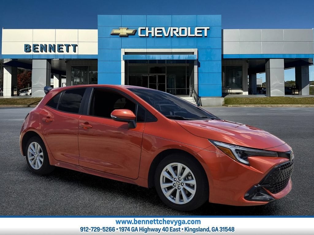 Used 2025 Toyota Corolla Hatchback SE