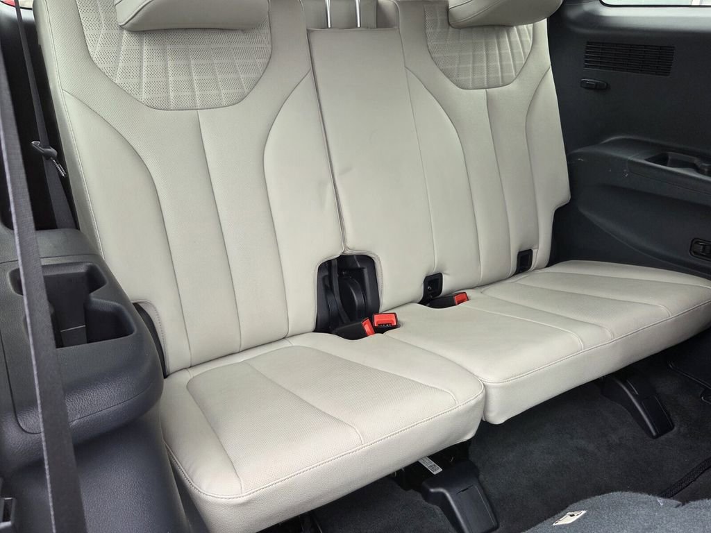 2024 Hyundai Palisade Limited - Photo 18